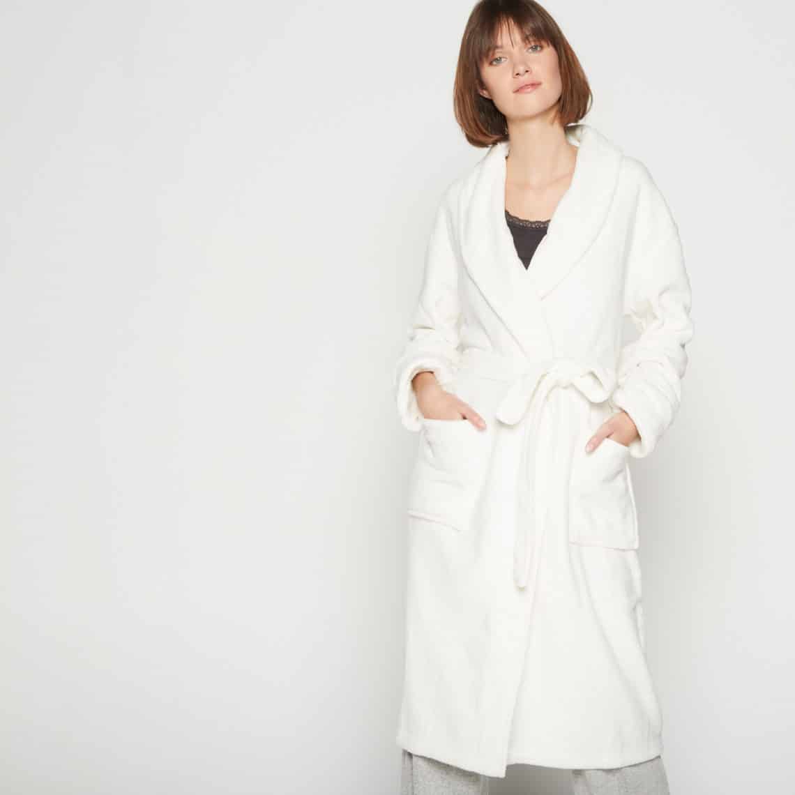 Personnalisez votre peignoir avec une touche personnelle - Design Obsession