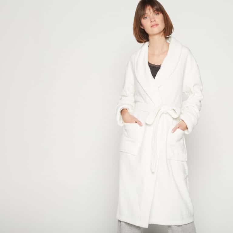 Personnalisez votre peignoir avec une touche personnelle - Design Obsession