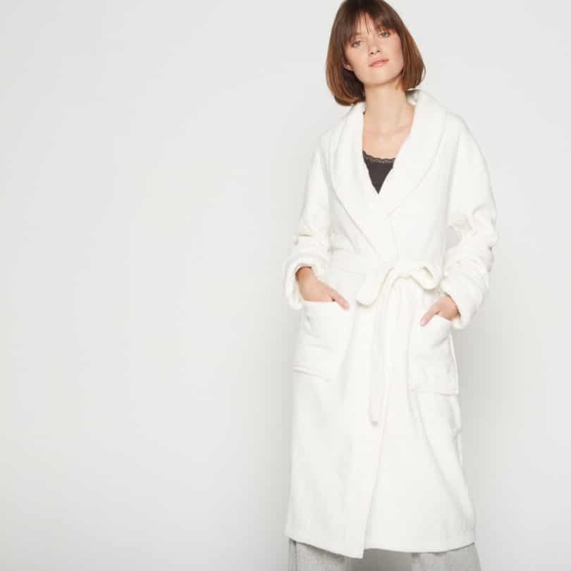 Personnalisez votre peignoir avec une touche personnelle - Design Obsession